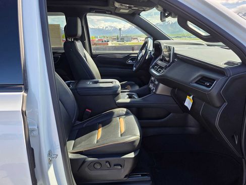 Used 2023 GMC Yukon AT4 w/ AT4 Premium Plus Package AWD/4WD image 11