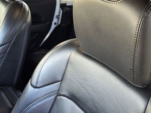 Used 2023 Jeep Wrangler Altitude image 15