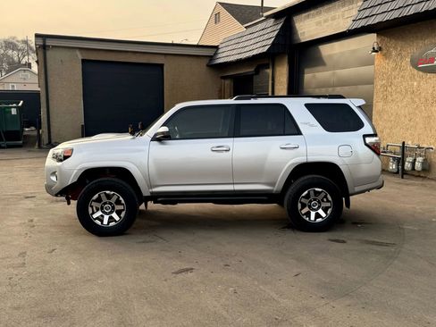 Used 2019 Toyota 4Runner TRD Off-Road AWD/4WD image 14