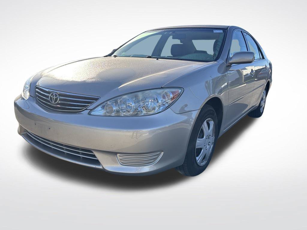 Used 2005 Toyota Camry FWD image 2