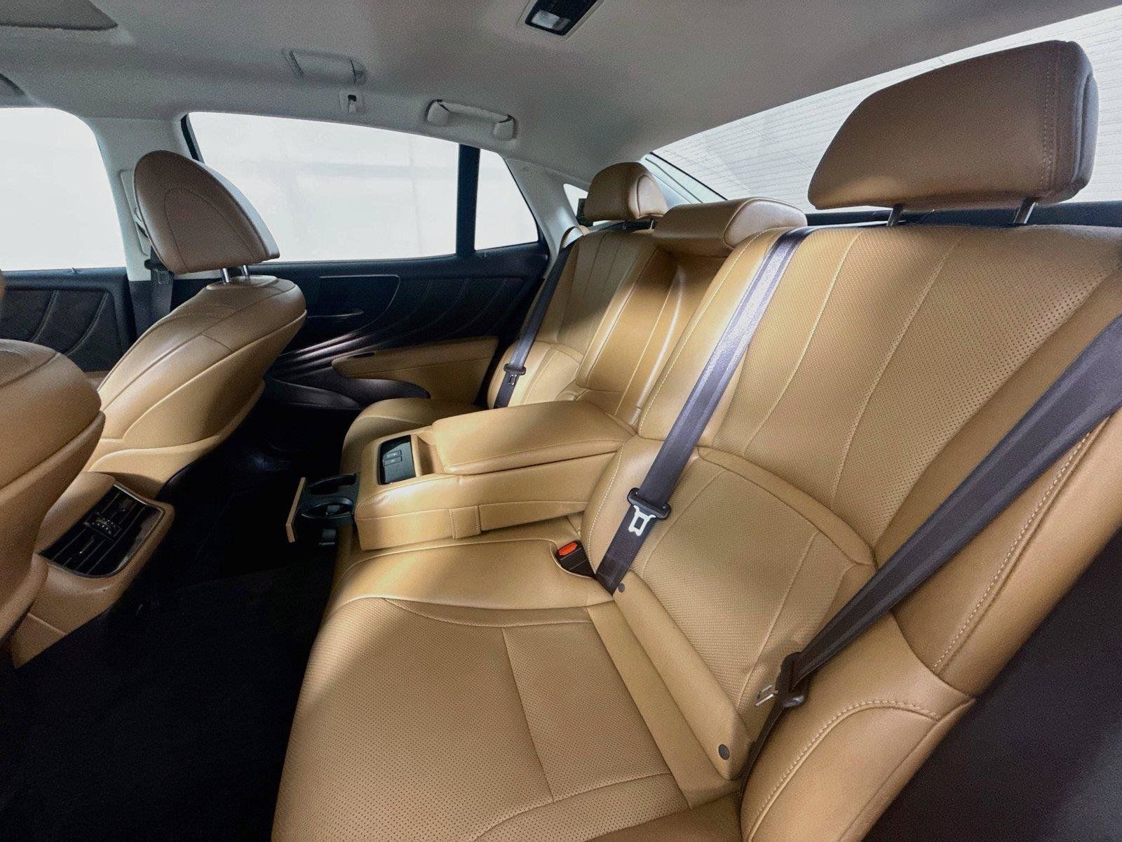 Used 2018 Lexus LS 500 w/ Accessory Package (Z2) RWD image 11