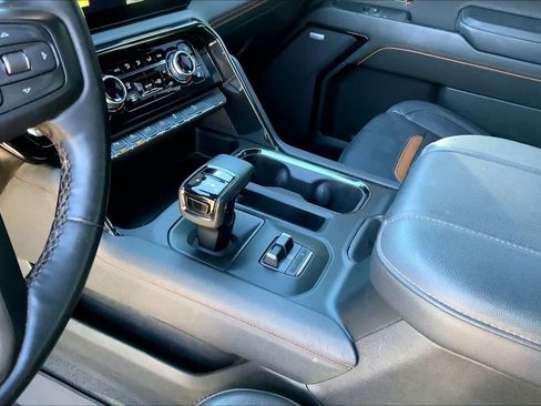 Used 2023 GMC Sierra 1500 AT4 w/ Technology Package AWD/4WD image 16