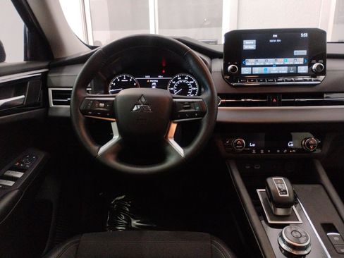 Used 2024 Mitsubishi Outlander SE FWD image 50