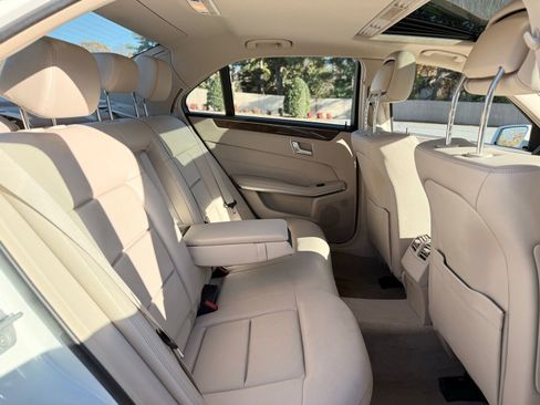 Used 2014 Mercedes-Benz E 350 4MATIC Sedan image 22