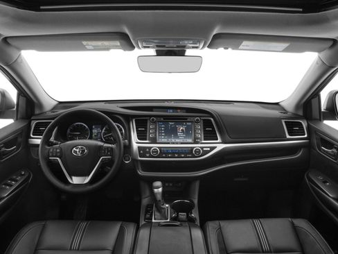Used 2018 Toyota Highlander XLE image 5
