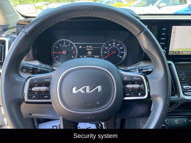 Used 2023 Kia Sorento EX w/ Panoramic Sunroof Package FWD image 9