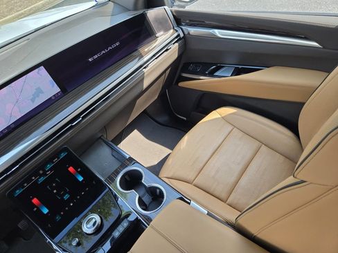 Certified 2026 Cadillac Escalade ESV Luxury w/ Touring Package AWD/4WD image 18