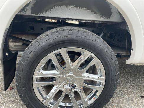 Used 2012 Ford F150 Lariat w/ Lariat Chrome Pkg image 11