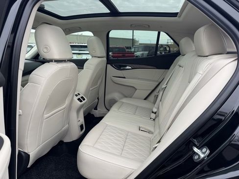 Used 2022 Buick Envision Avenir w/ Technology Package II image 31