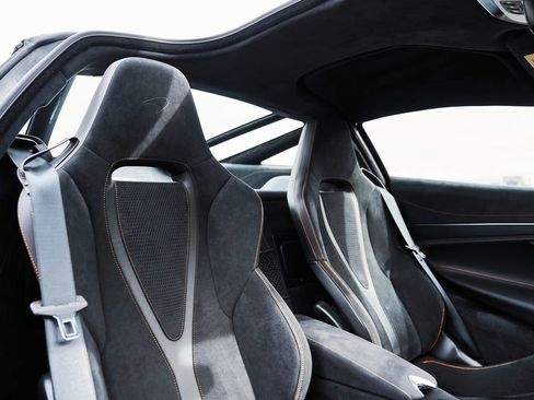 Used 2024 McLaren 750S image 39