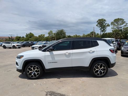 Used 2025 Jeep Compass Limited AWD/4WD image 5