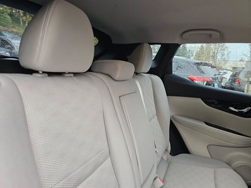 Used 2019 Nissan Rogue Sport SV w/ Technology Package AWD/4WD image 13