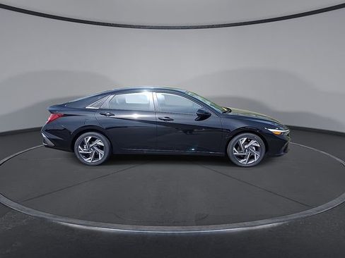 New 2026 Hyundai Elantra Limited FWD image 10