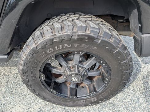 Used 2014 Jeep Wrangler Unlimited Sahara AWD/4WD image 10