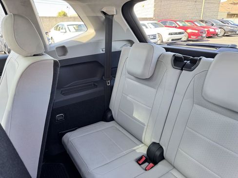 Used 2020 Volkswagen Tiguan SE w/ Panoramic Sunroof Package FWD image 27