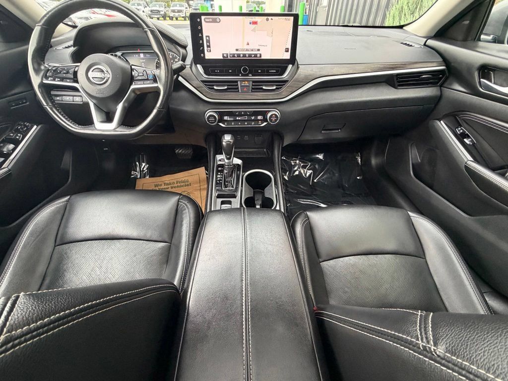 Used 2023 Nissan Altima AWD image 12