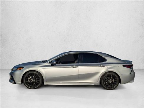 Used 2022 Toyota Camry XSE image 8