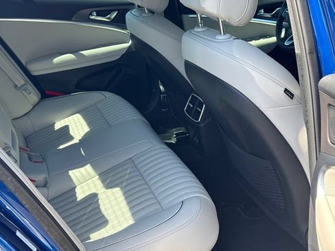 New 2025 Genesis G70 3.3T Advanced AWD/4WD image 15