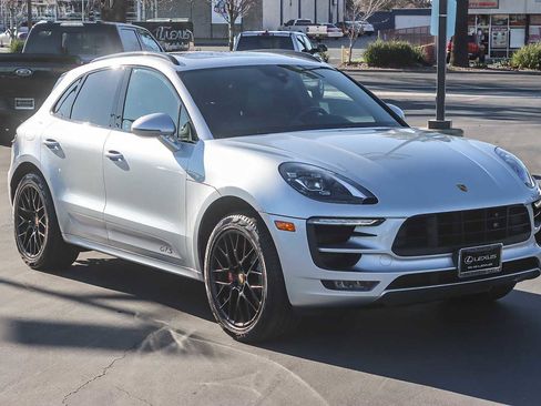 Used 2018 Porsche Macan GTS image 5