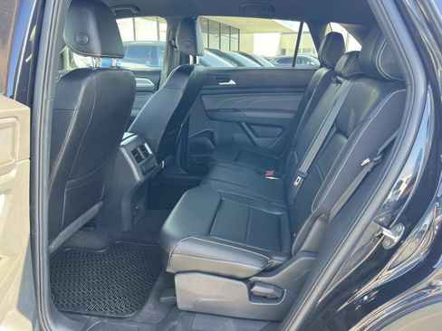 Certified 2022 Volkswagen Atlas Cross Sport SE image 21
