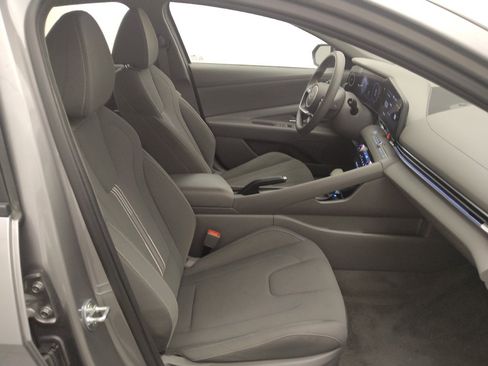 Used 2024 Hyundai Elantra SEL FWD image 21