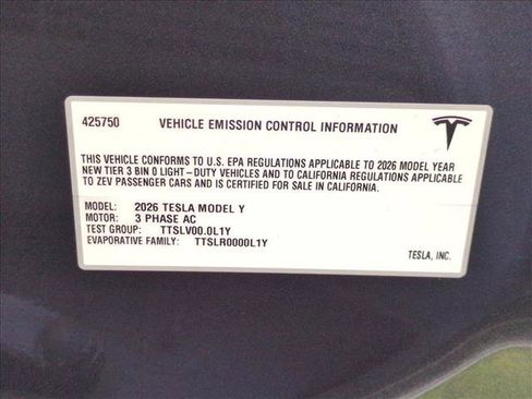 Used 2026 Tesla Model Y 2WD image 27