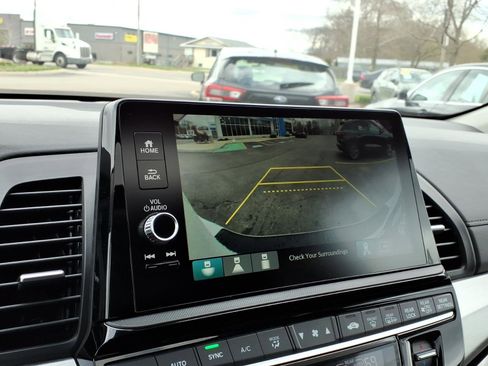 New 2026 Honda Odyssey Touring image 18