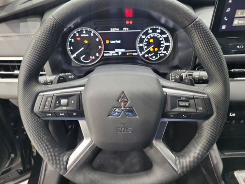 New 2026 Mitsubishi Outlander ES FWD image 23