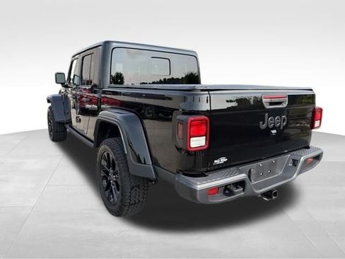 Used 2025 Jeep Gladiator Sport AWD/4WD image 5
