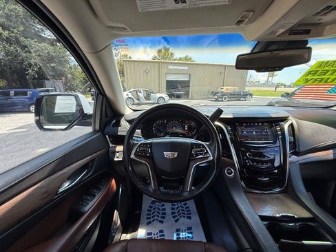 Used 2016 Cadillac Escalade Premium RWD image 10