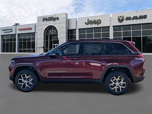 New 2025 Jeep Grand Cherokee Limited image 7
