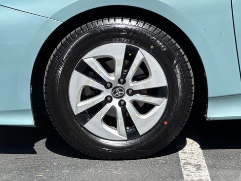 Used 2016 Toyota Prius Two FWD image 37