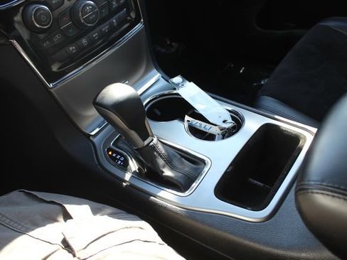 Used 2020 Jeep Grand Cherokee Altitude AWD/4WD image 11
