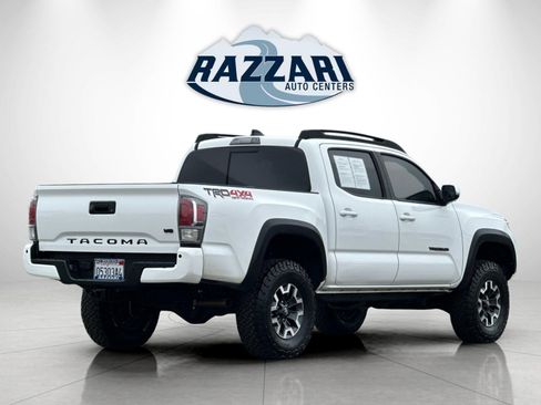 Used 2020 Toyota Tacoma TRD Off-Road image 3