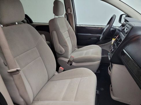 Used 2017 Dodge Grand Caravan SE FWD image 21