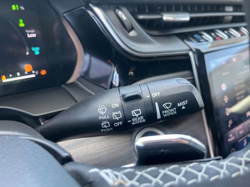Certified 2022 Jeep Grand Cherokee Limited 4xe AWD/4WD image 11