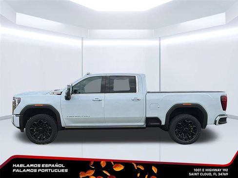 New 2026 GMC Sierra 2500 Denali w/ Denali Reserve Package AWD/4WD image 3