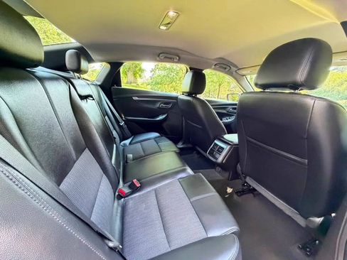 Used 2018 Chevrolet Impala LT FWD image 7