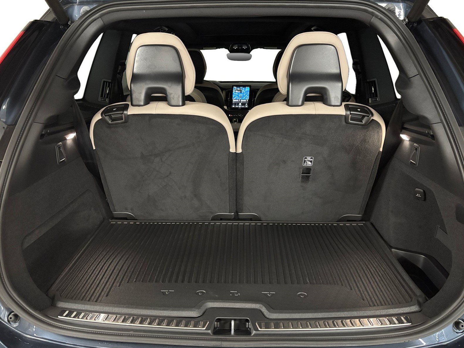New 2026 Volvo XC90 T8 Plus w/ Protection Package AWD/4WD image 19