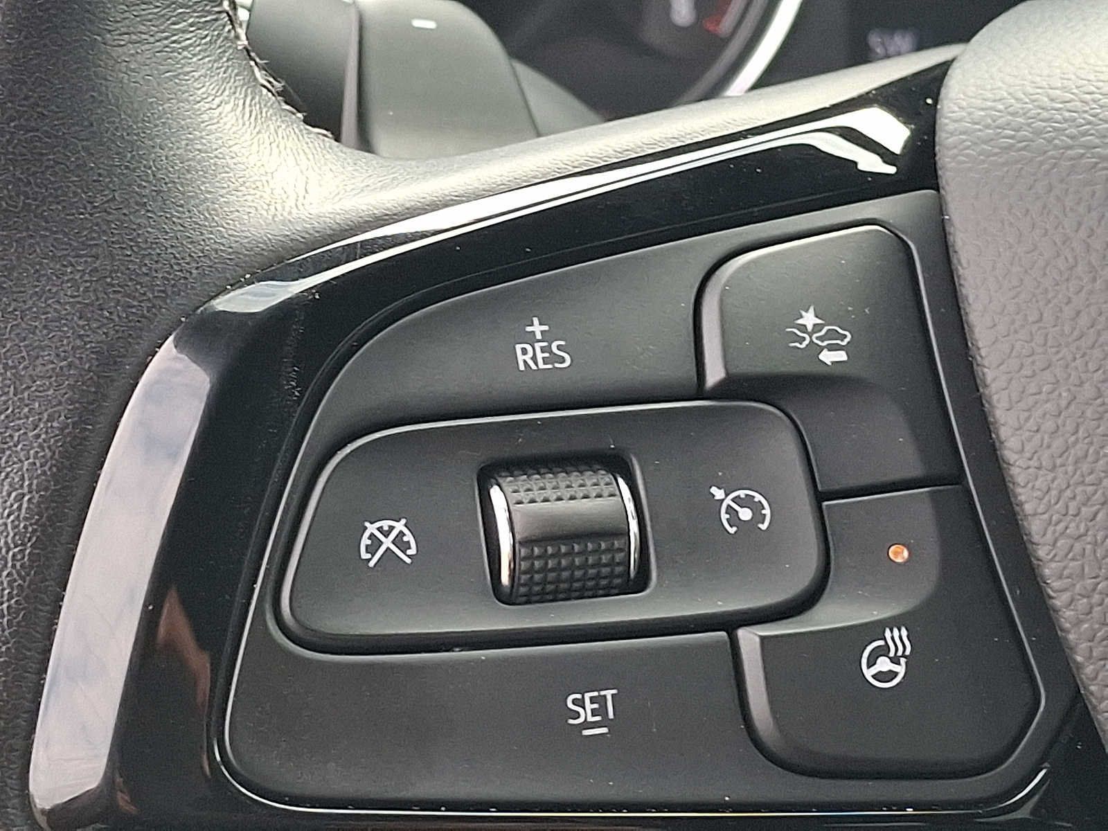 Used 2023 Buick Enclave Essence FWD image 20