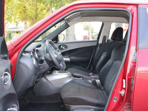 Used 2016 Nissan Juke S FWD image 7