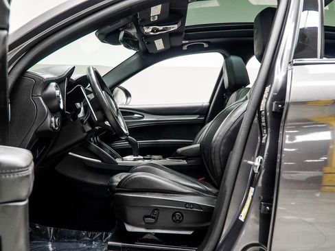 Used 2023 Alfa Romeo Stelvio Veloce image 44