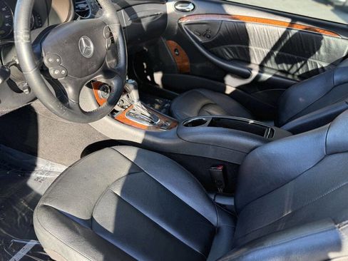 Used 2008 Mercedes-Benz CLK 350 Cabriolet w/ P1 Pkg image 10