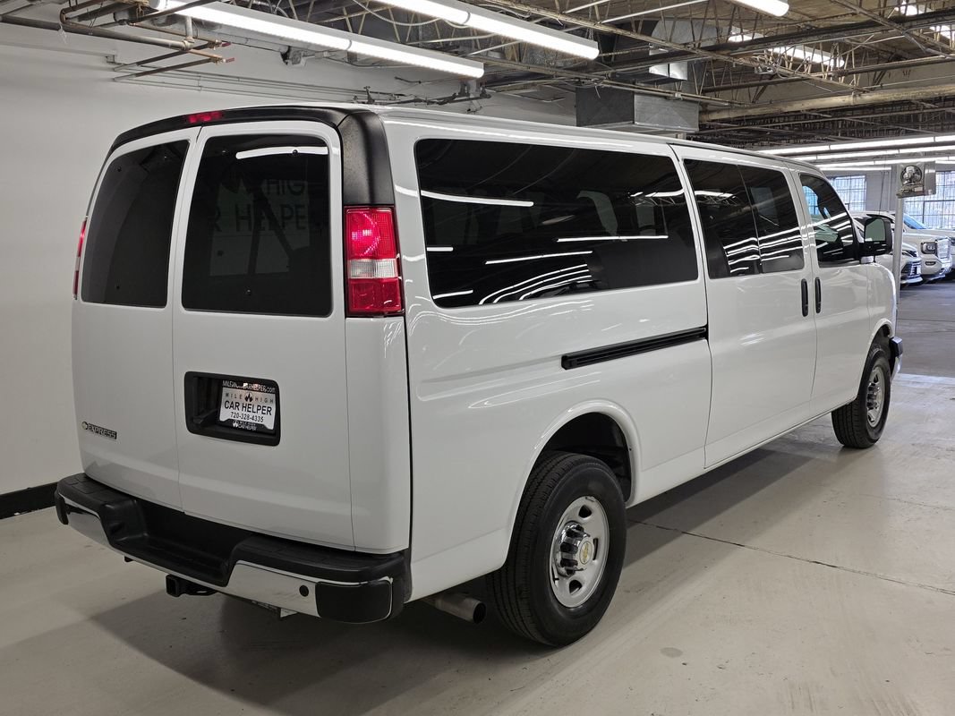 Used 2024 Chevrolet Express 3500 LT w/ LT Preferred Equipment Group RWD image 7