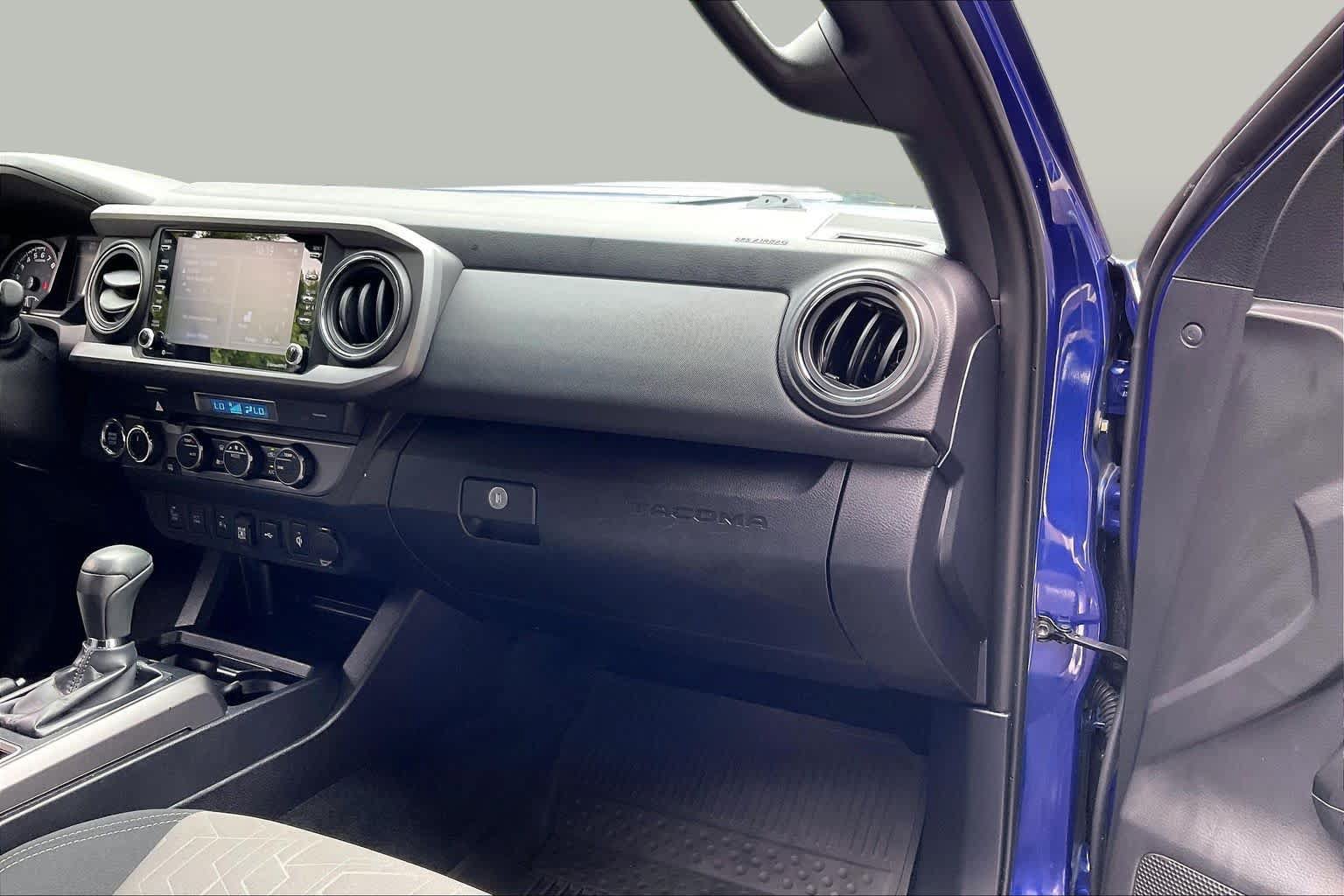 Used 2023 Toyota Tacoma TRD Sport w/ Technology Package AWD/4WD image 18