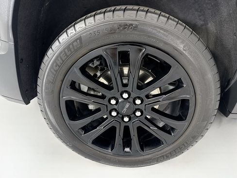 Used 2023 GMC Acadia SLE w/ Elevation Edition FWD image 32