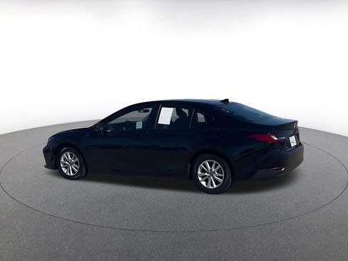 Used 2025 Toyota Camry LE image 10