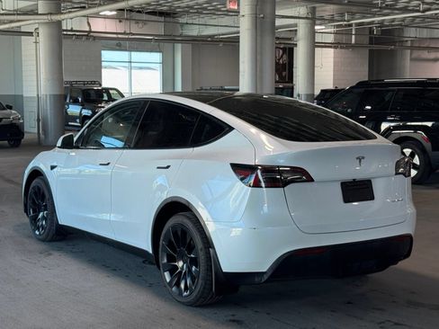 Used 2023 Tesla Model Y Long Range AWD/4WD image 7