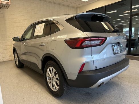Used 2024 Ford Escape Active AWD/4WD image 3