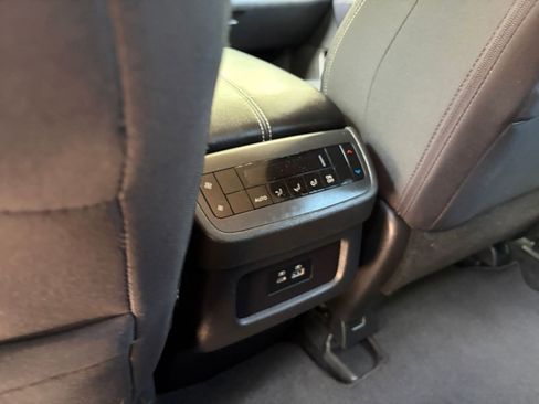 Used 2025 Nissan Pathfinder SV FWD image 24